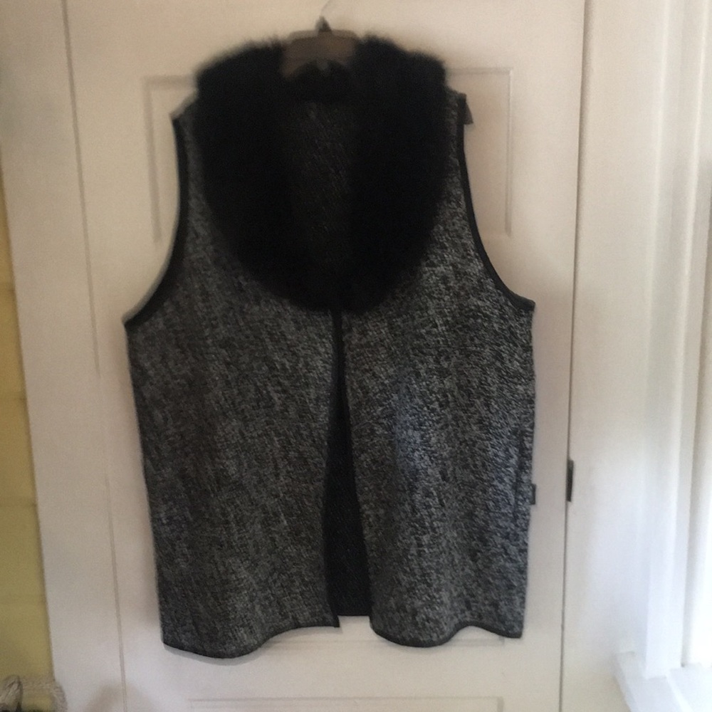 Talbots Long Vest  Polyester/Wool, detachable faux fur collar, leather look trim